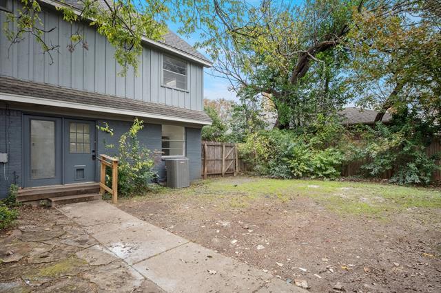 Building Photo - 7626 Dentcrest Dr