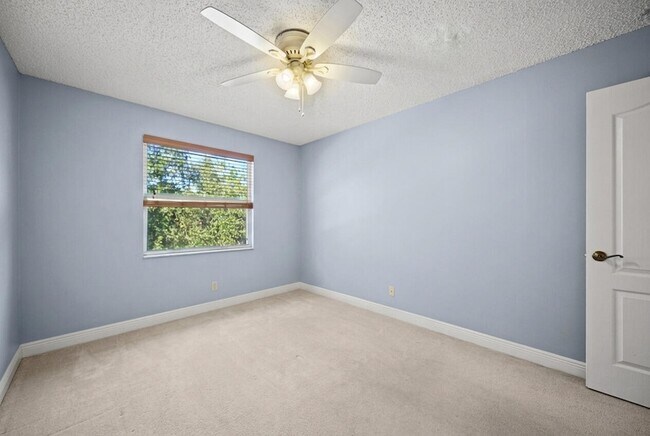 Building Photo - 18051 Rhumba Way