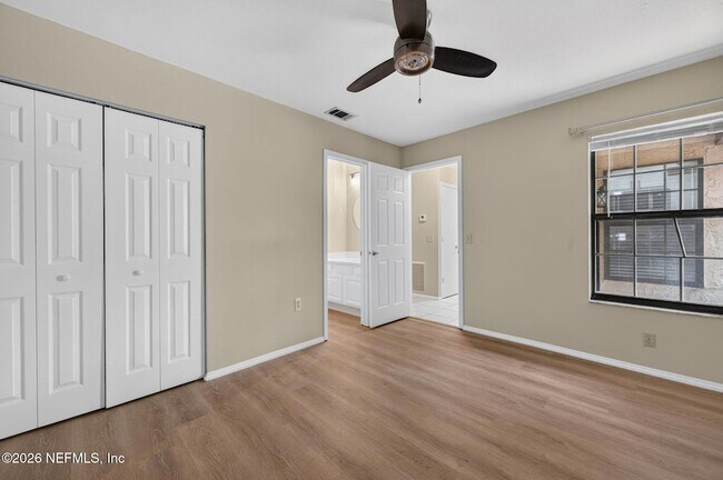 Building Photo - 838 Lawnwood Ave NE