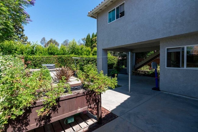 Building Photo - 4 Bedroom Home with Attached ADU in Scripps Ranch