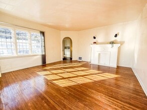 Building Photo - 3427 12th Ave