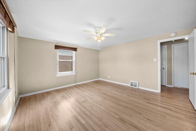 Building Photo - 1380 Wentworth Ave