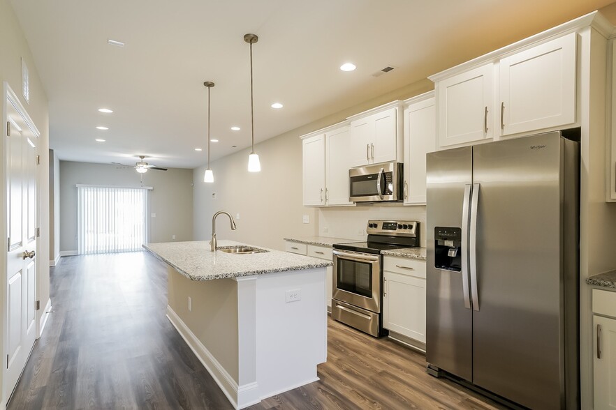 Building Photo - 2881 Summer Townes Wy