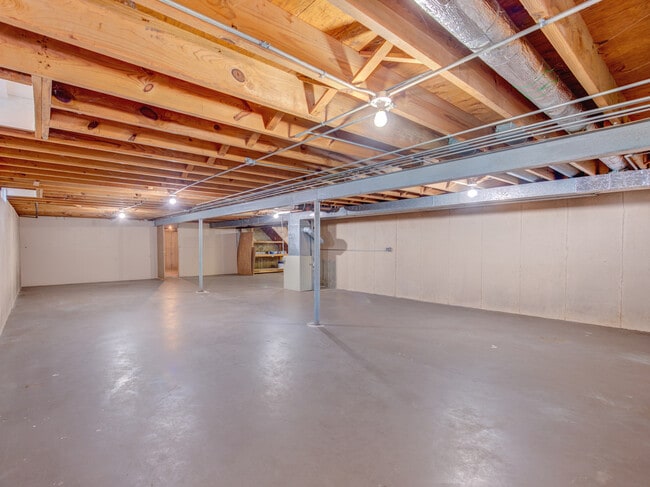 Building Photo - 3316 Brookmeade Dr