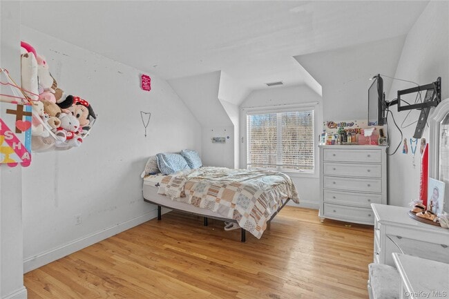 Building Photo - 17 Waring Dr