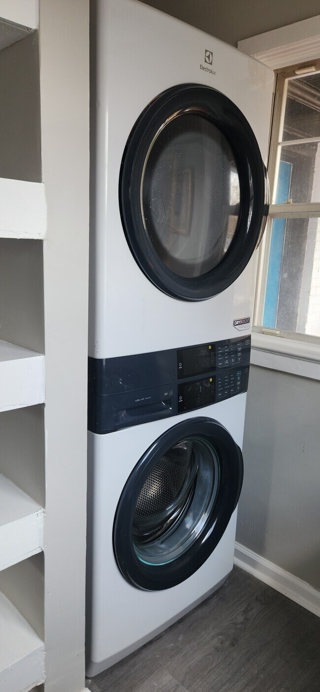 Building Photo - 1824 Tiger Flowers Dr NW