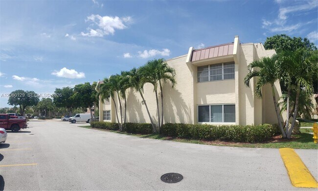 Building Photo - 13934 SW 90th Ave