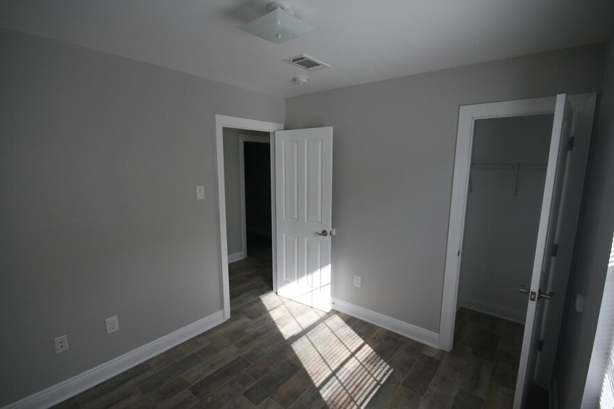 Building Photo - 722 16th St