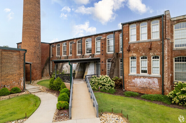 Building Photo - The Carlisle