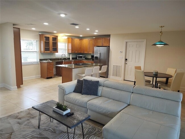 Building Photo - 4165 13th Ln NE