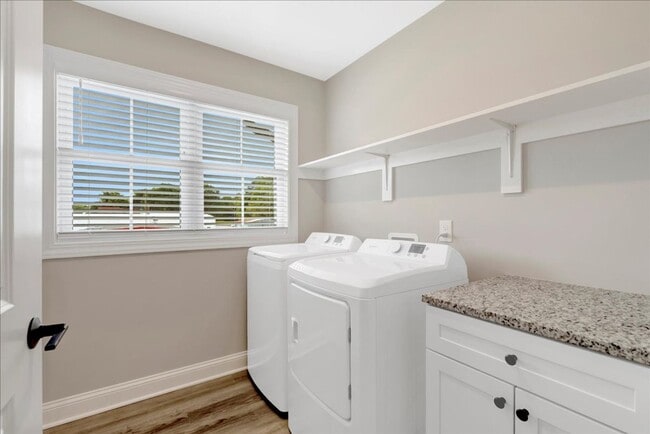 Building Photo - Cherfran Townhomes: Luxury Living in the Heart of South Hill