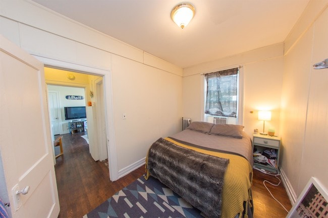 Building Photo - 484 Brainard St