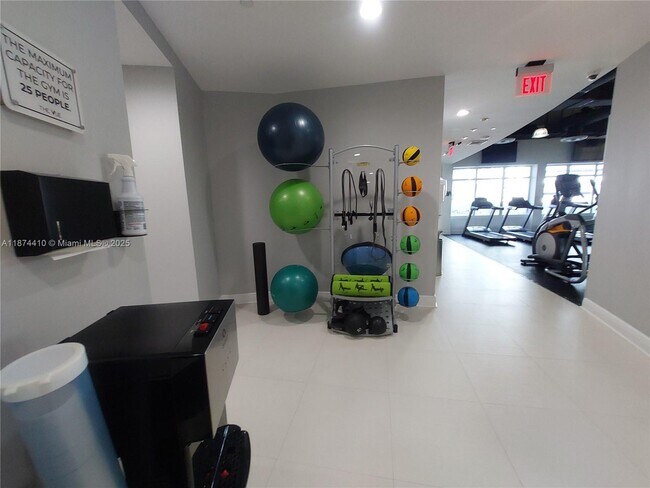 Building Photo - 1250 S Miami Ave