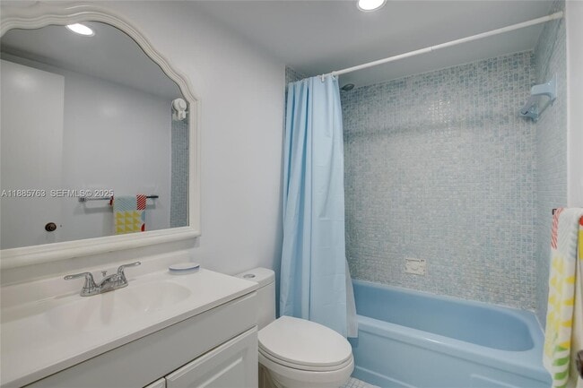 Building Photo - 200 S Birch Rd