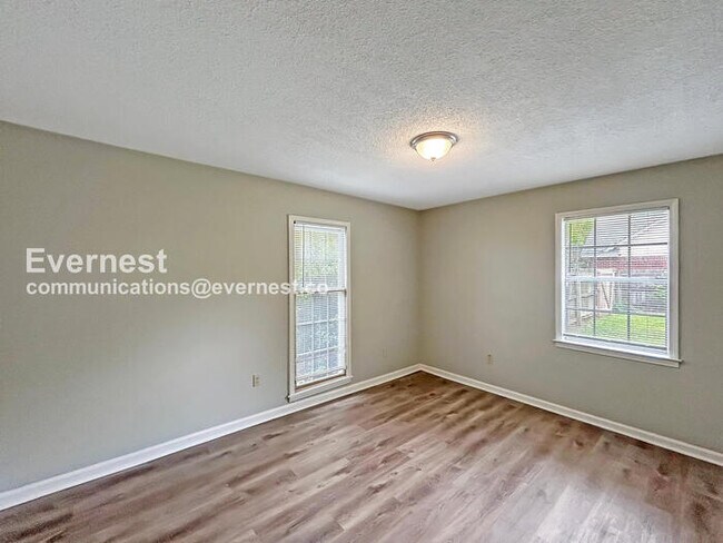 Building Photo - 848 Rasco Rd W