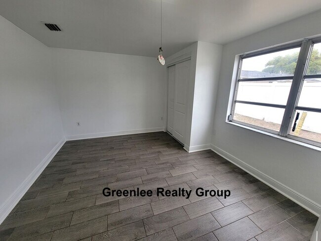 Building Photo - Updated & Spacious 3 Bedroom/2 Bath Home on a Corner Lot!