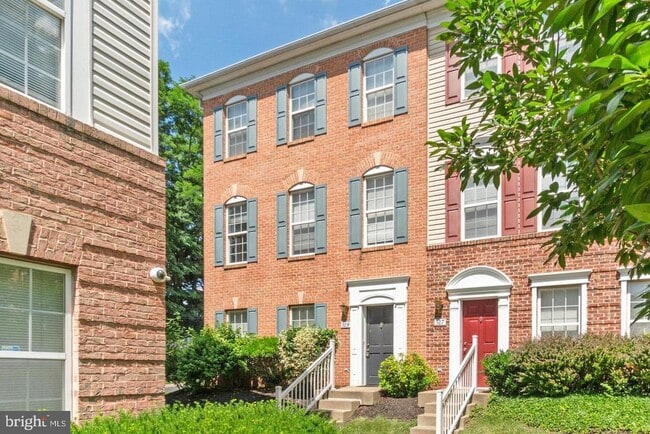 Building Photo - 519 Ensemble Ct