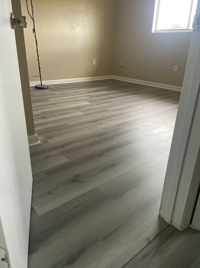 Building Photo - 746 McDougall Ct