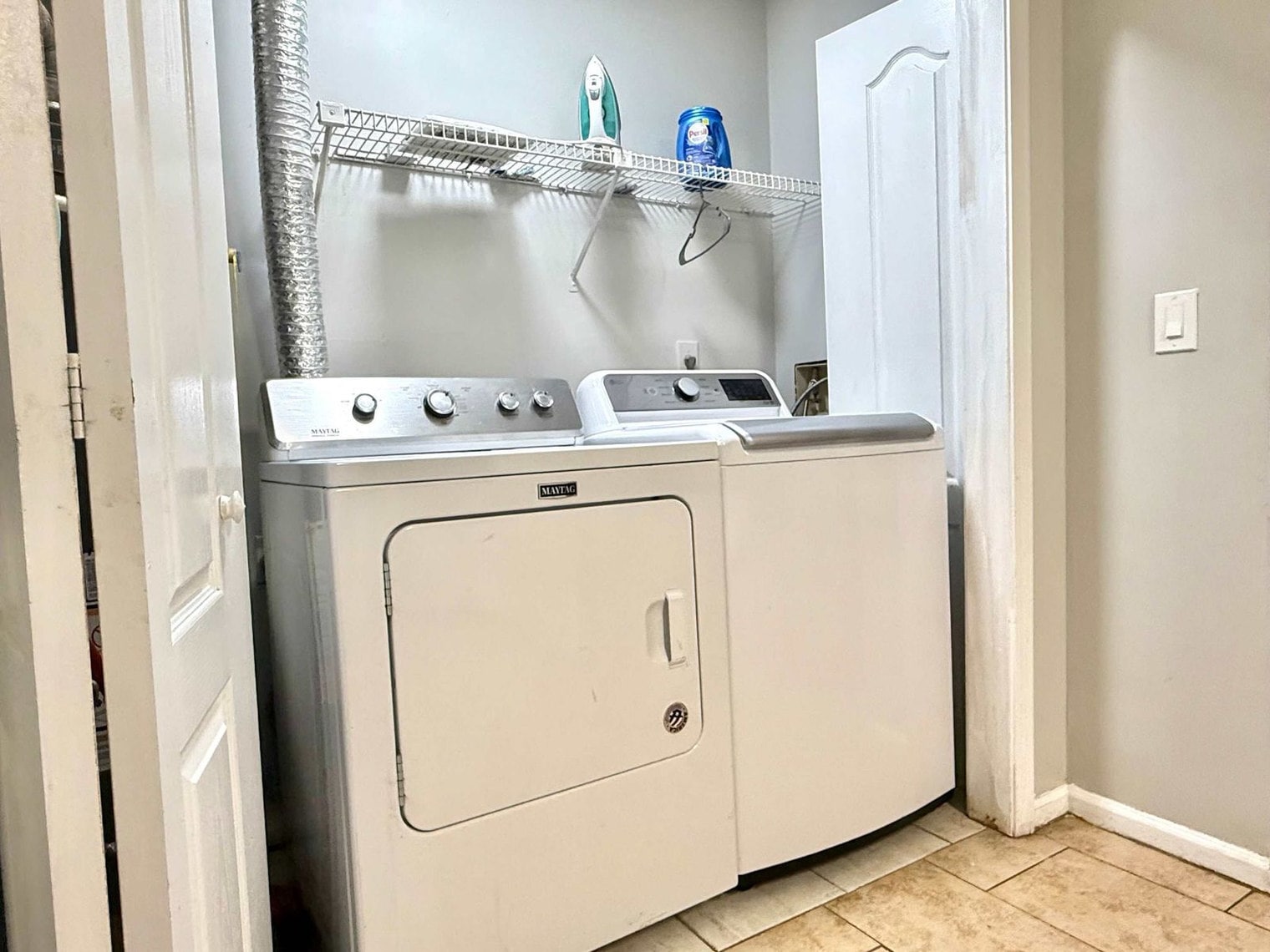 Building Photo - 1275 Sweet Pine Dr