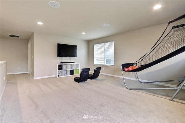 Over Size Loft - 3935 Highlands Blvd