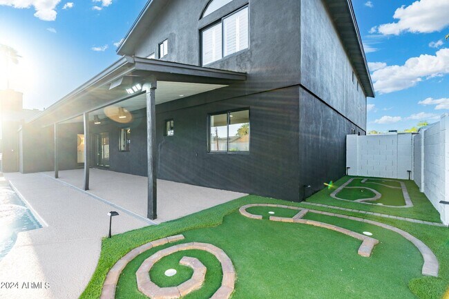 Building Photo - 1643 W Griswold Rd