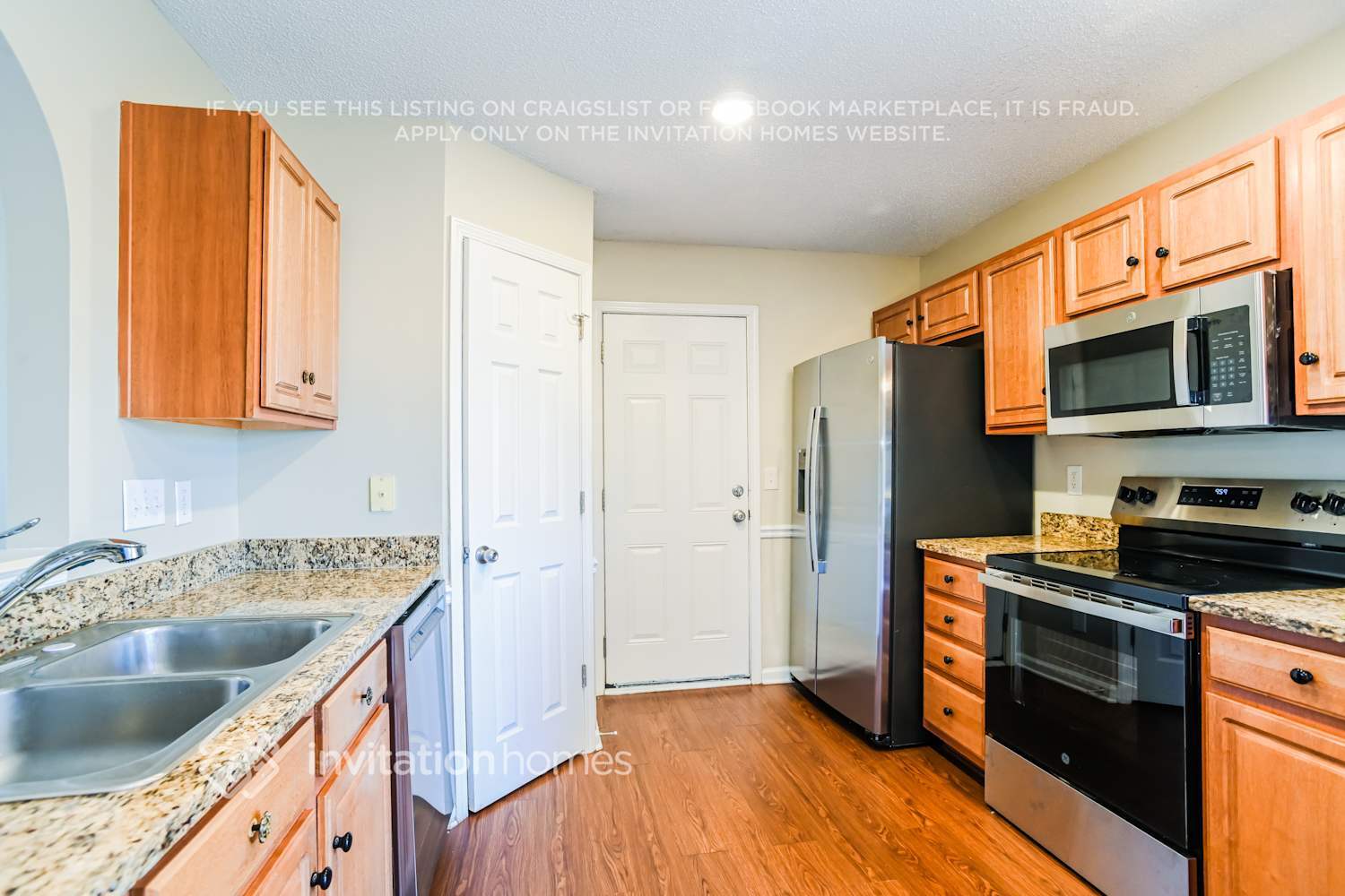 Building Photo - 402 Glencroft Dr