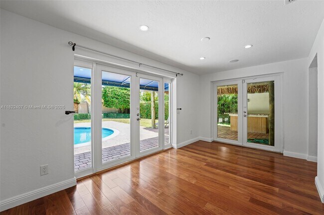 Building Photo - 12730 Ixora Rd