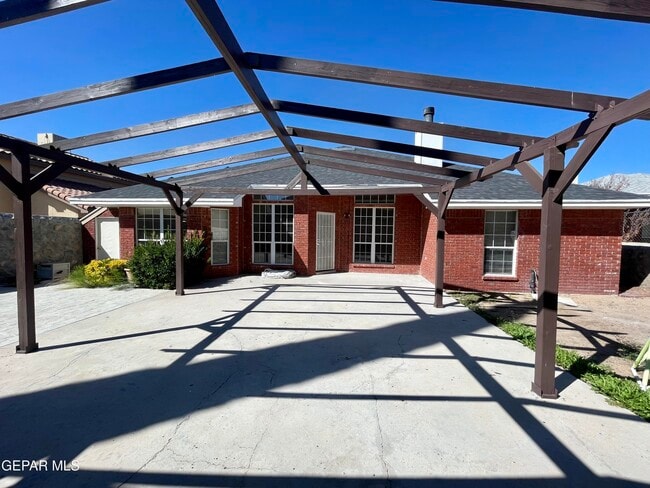 Building Photo - 904 La Gotera Pl