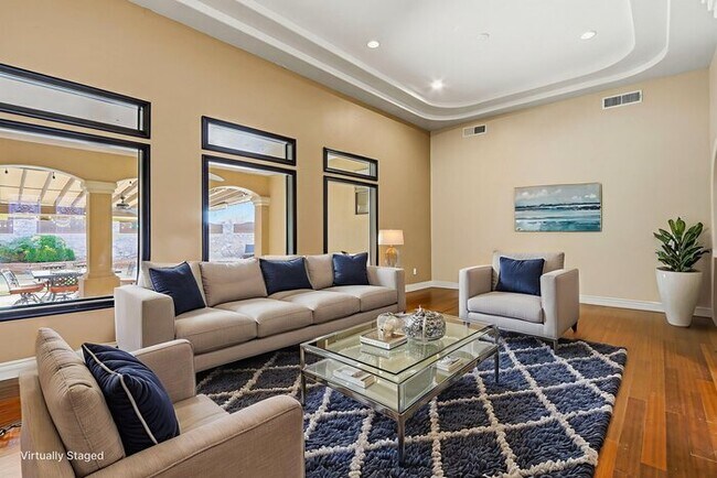 Building Photo - 724 Scott Ln