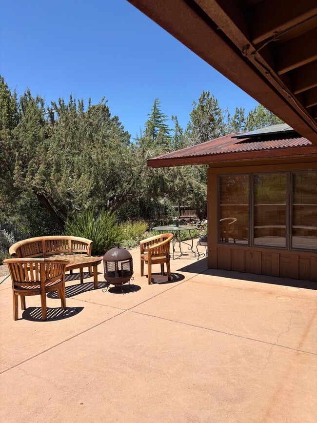 Building Photo - Unfurnished, 1-Year Long-Term Rental