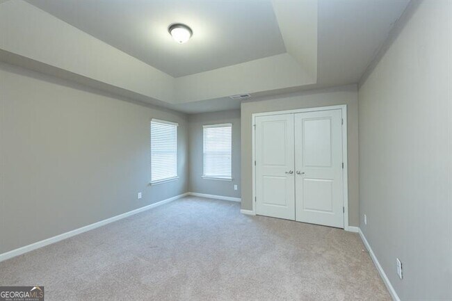 Building Photo - 117 Village Pkwy