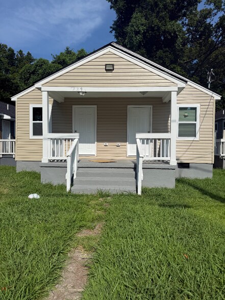 Primary Photo - 736 N Montgomery St