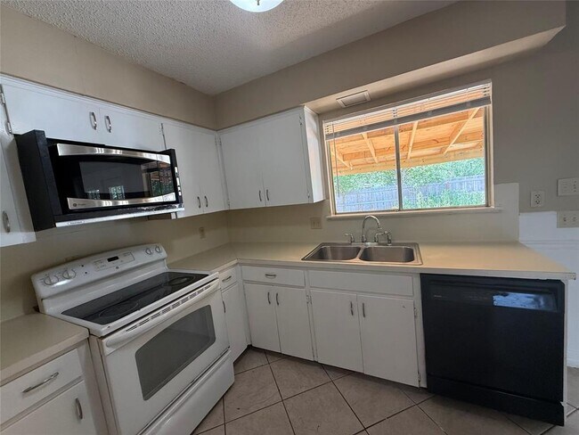 Building Photo - 1510 Glen Burnie Dr