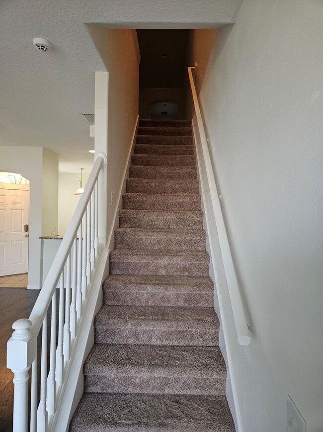 Building Photo - Town House in MillBrooke Ranch