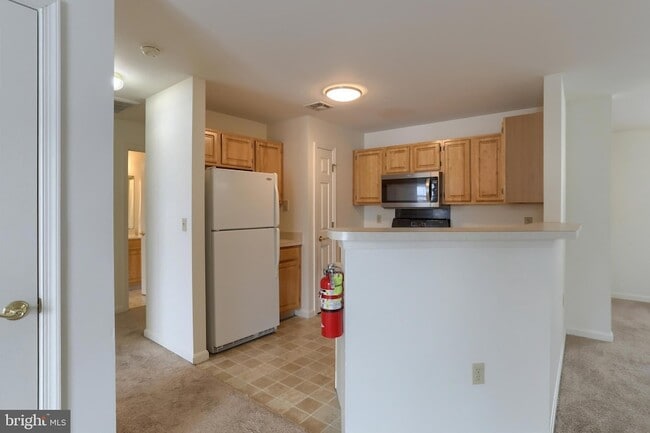 Building Photo - 211 Sparrow Rd