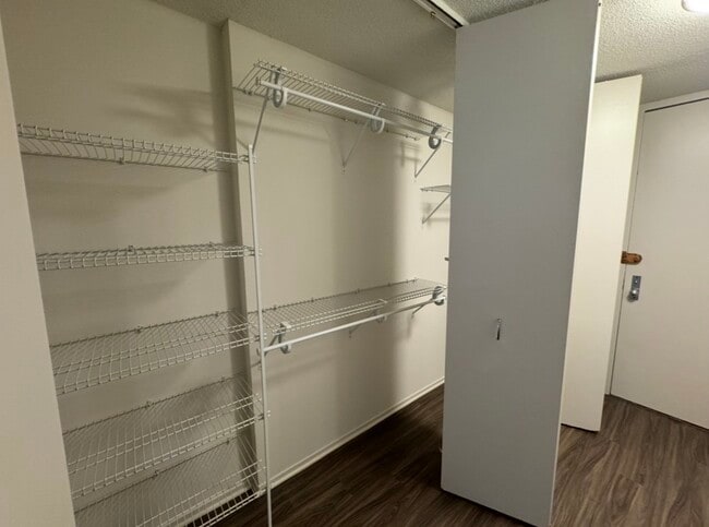 Building Photo - 1130 N Dearborn St