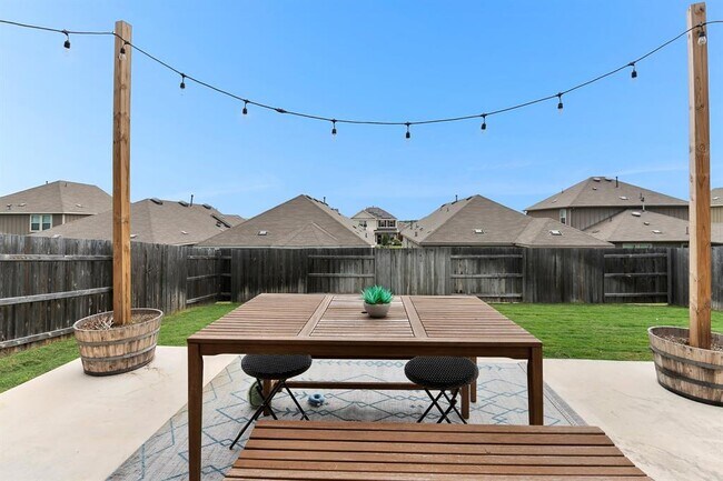 Building Photo - 469 Grace Lilly Dr
