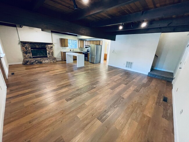 Building Photo - Spacious 4 bed 3 bath house for RENT in So...