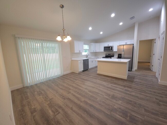 Building Photo - 387 E Caldwell Dr