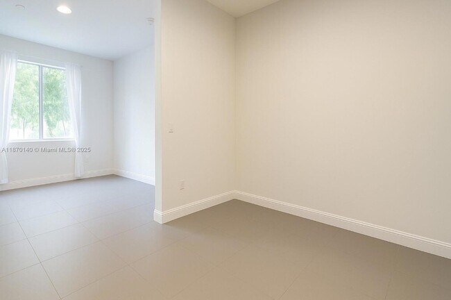 Building Photo - 541 NW 33rd St