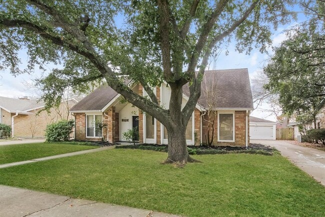 Building Photo - 21419 Park Willow Dr