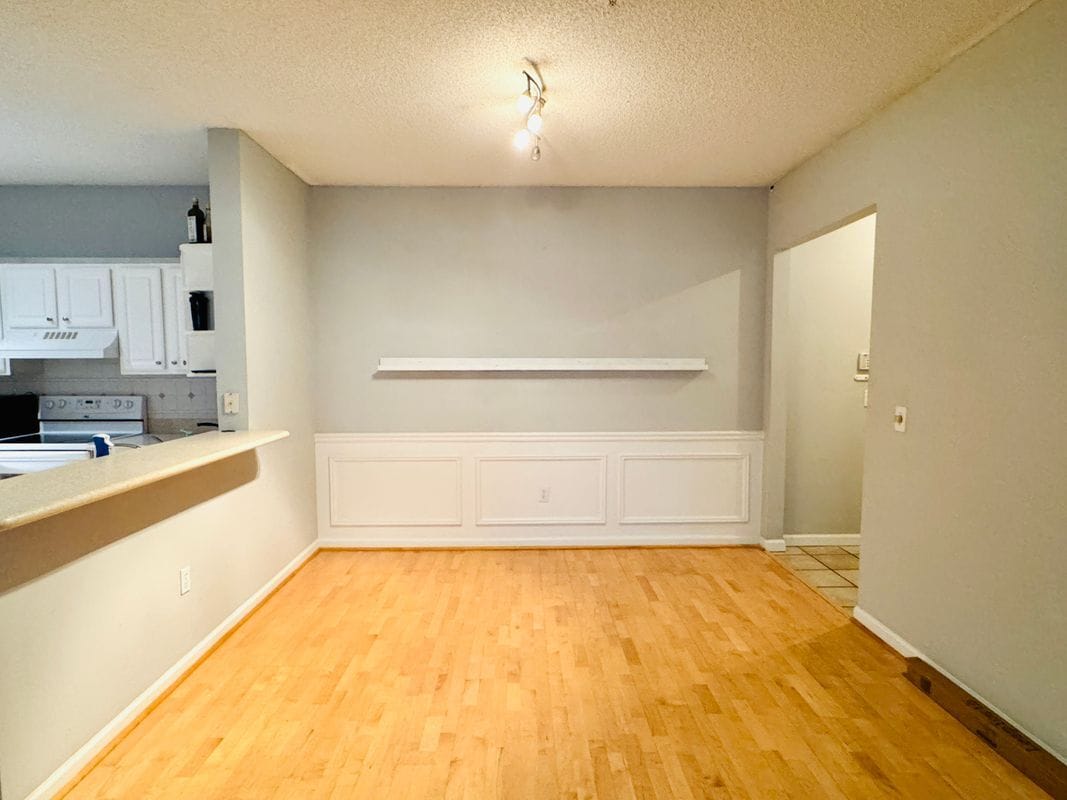 Building Photo - 955 Juniper St NE