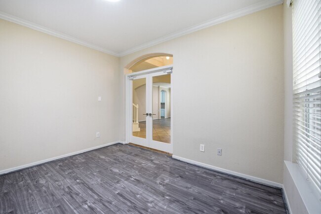 Building Photo - 5002 Rollingstone Rd