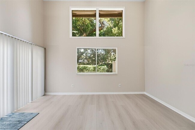 Building Photo - 525 Oak Haven Dr