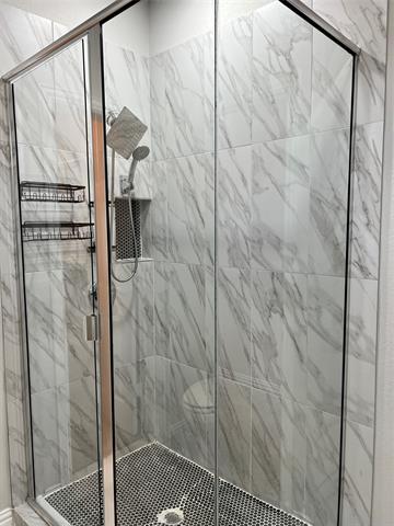 Building Photo - 319 W Page Ave