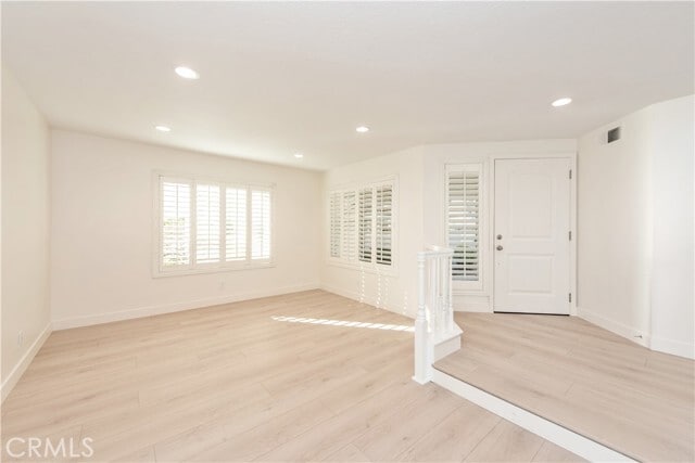 Building Photo - 45 Cedarlake