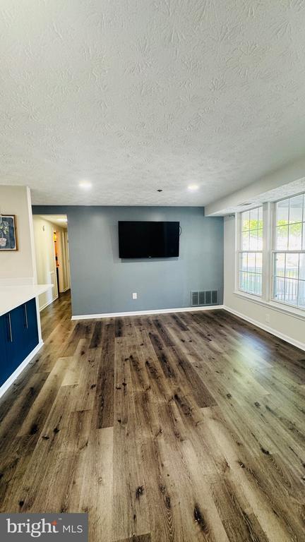 Building Photo - 601 Himes Ave