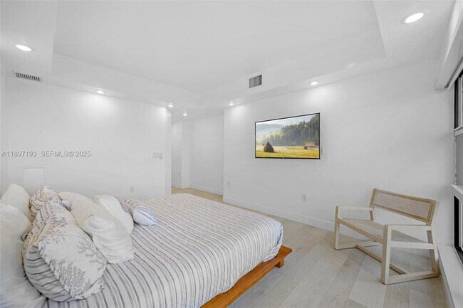 Building Photo - 5000 N Ocean Blvd