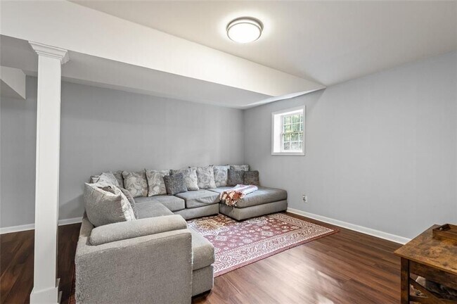 Building Photo - 3334 Romelie Dr