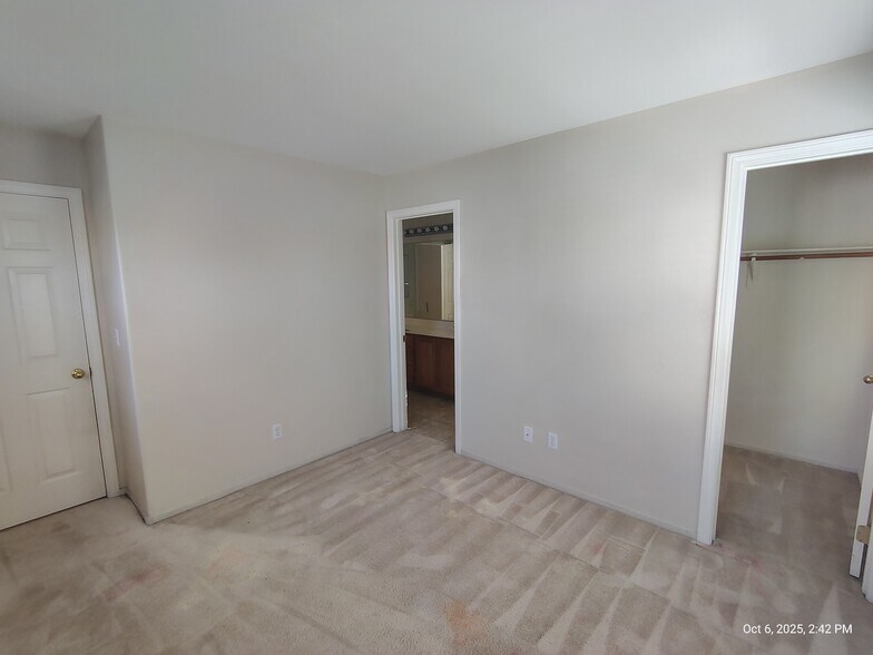Building Photo - 5820 Addy Ln